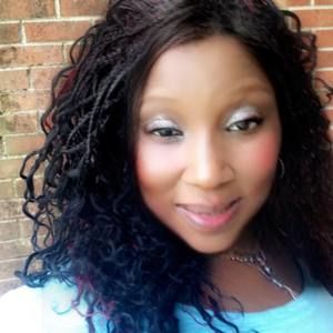 Meet your Posher, Mona